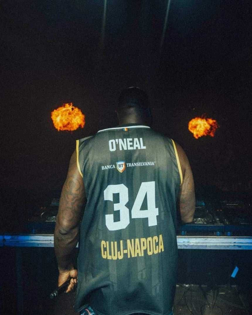 Shaquille O Neal a urcat pe scenă echipat cu tricoul campioanei U BT Cluj
