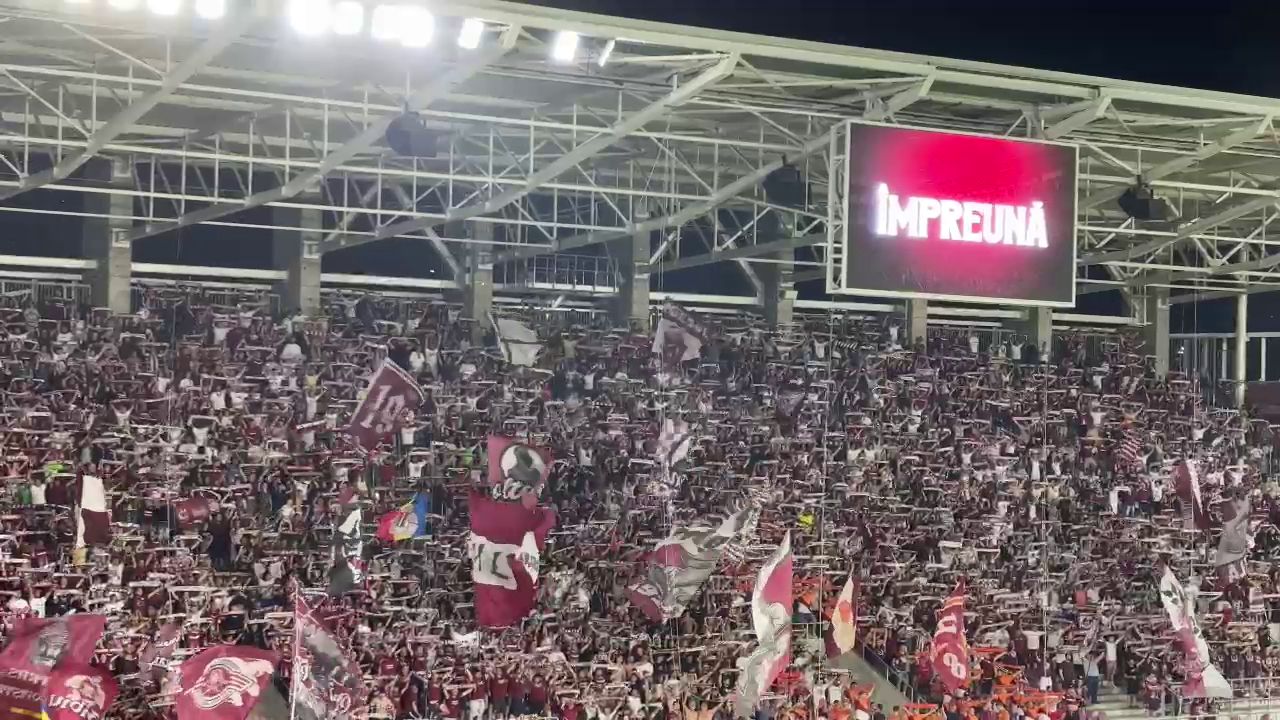 Atmosferă de vis în Giulești! Fanii au cântat la unison imnul Rapidului_12