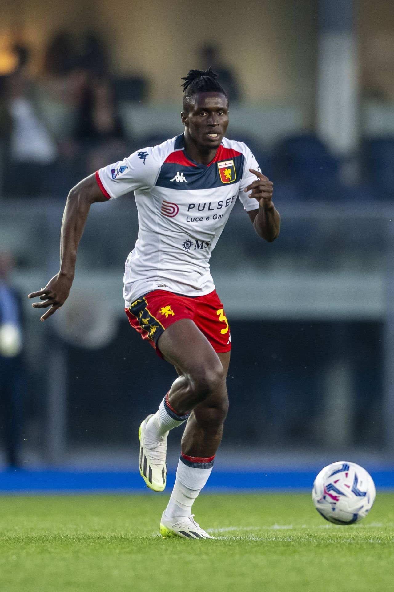 Detalii din Italia! David Ankeye, jucătorul dorit de FCSB, a lipsit de la ultimele antrenamente ale lui Genoa