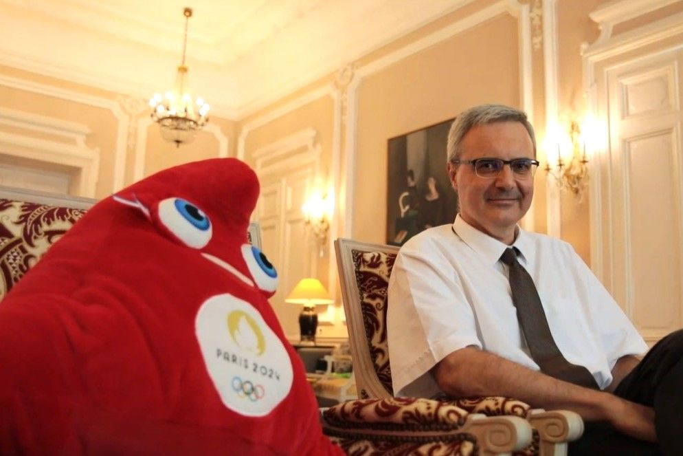 Ambasadorul Franței în România: 