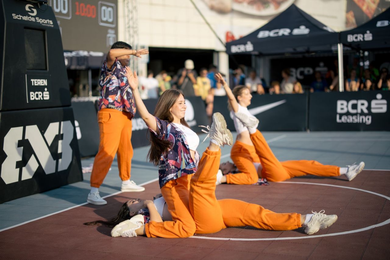 Spectacol de baschet 3x3 la Iulius Mall Iași: 300 de jucători s-au duelat pentru premii la BCR Sport Arena Streetball_3