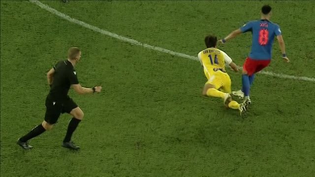 Cât ghinion! Cum s-a accidentat Adrian Șut în meciul cu Maccabi Tel Aviv_8
