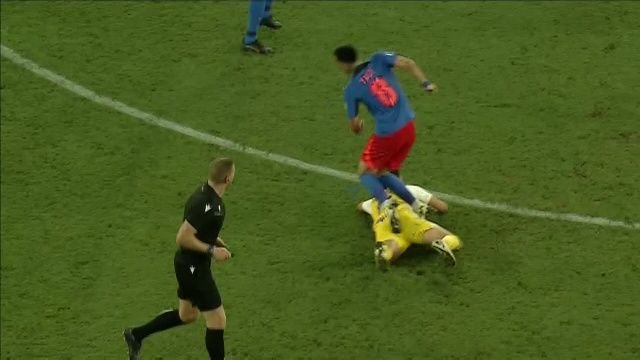 Cât ghinion! Cum s-a accidentat Adrian Șut în meciul cu Maccabi Tel Aviv_11