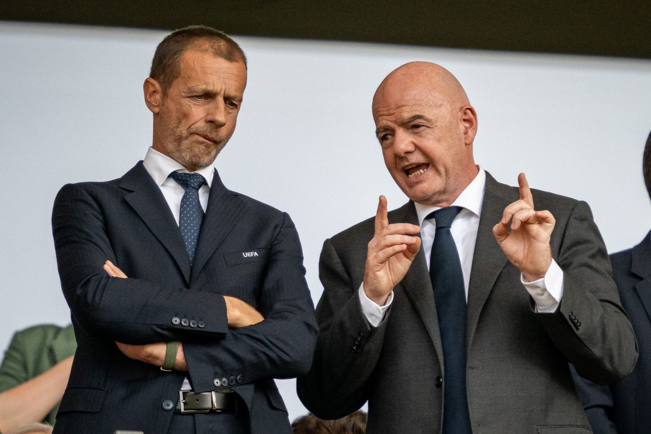 FIFA a fost dată &icirc;n judecată de asociația ligilor europene și de sindicatul fotbaliștilor!