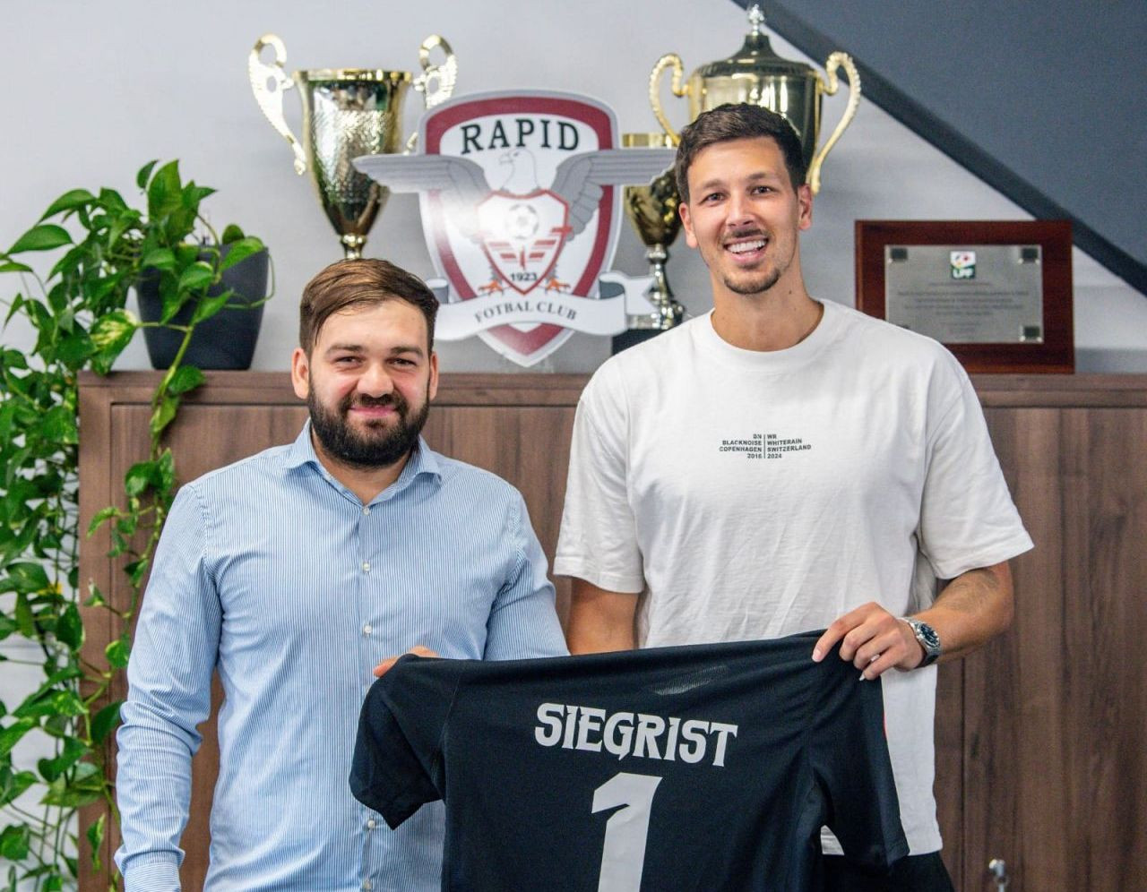 Pe cine a transferat Rapid: campion mondial de juniori și vicecampion european de tineret ajuns apoi &icirc;n Liechtenstein!