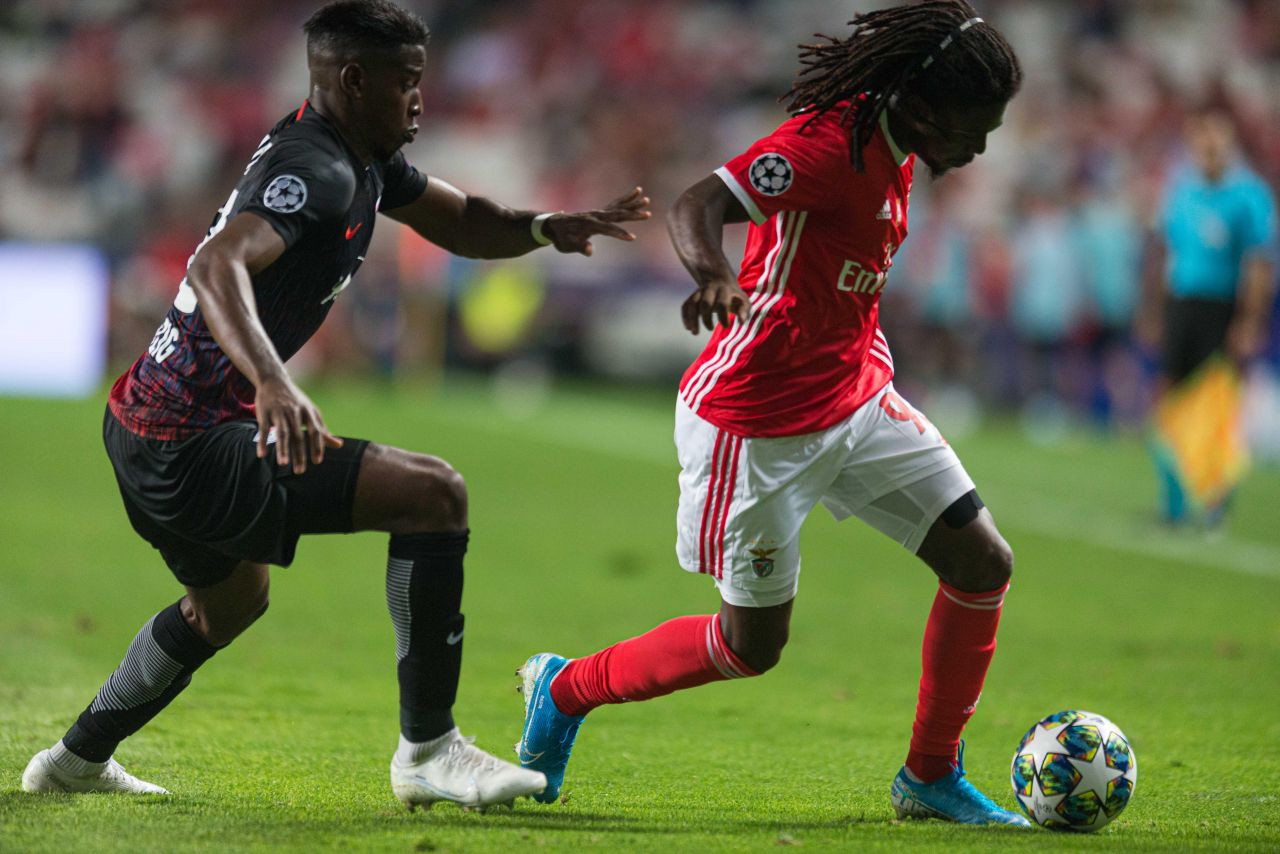 Mijlocaș de Champions League și cu o finală de cupă europeană transferat de Gloria Buzău!