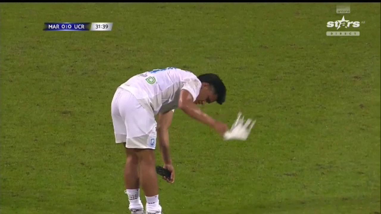 Gafă impardonabilă comisă de Maldonado! Și-a lăsat echipa în zece, apoi și-a făcut praf jambierele_3