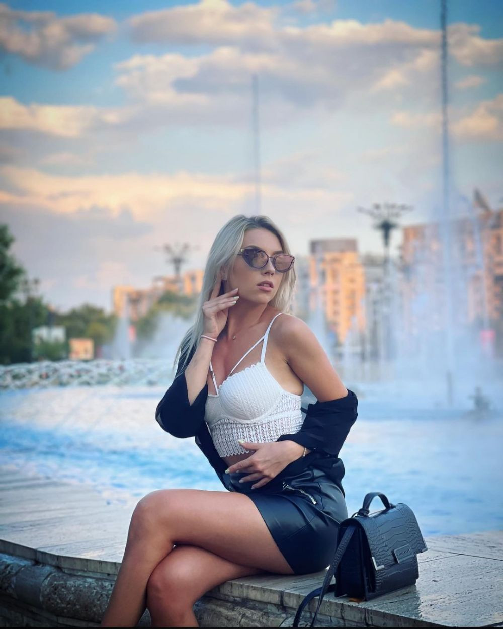 Bernadette Szocs: 
