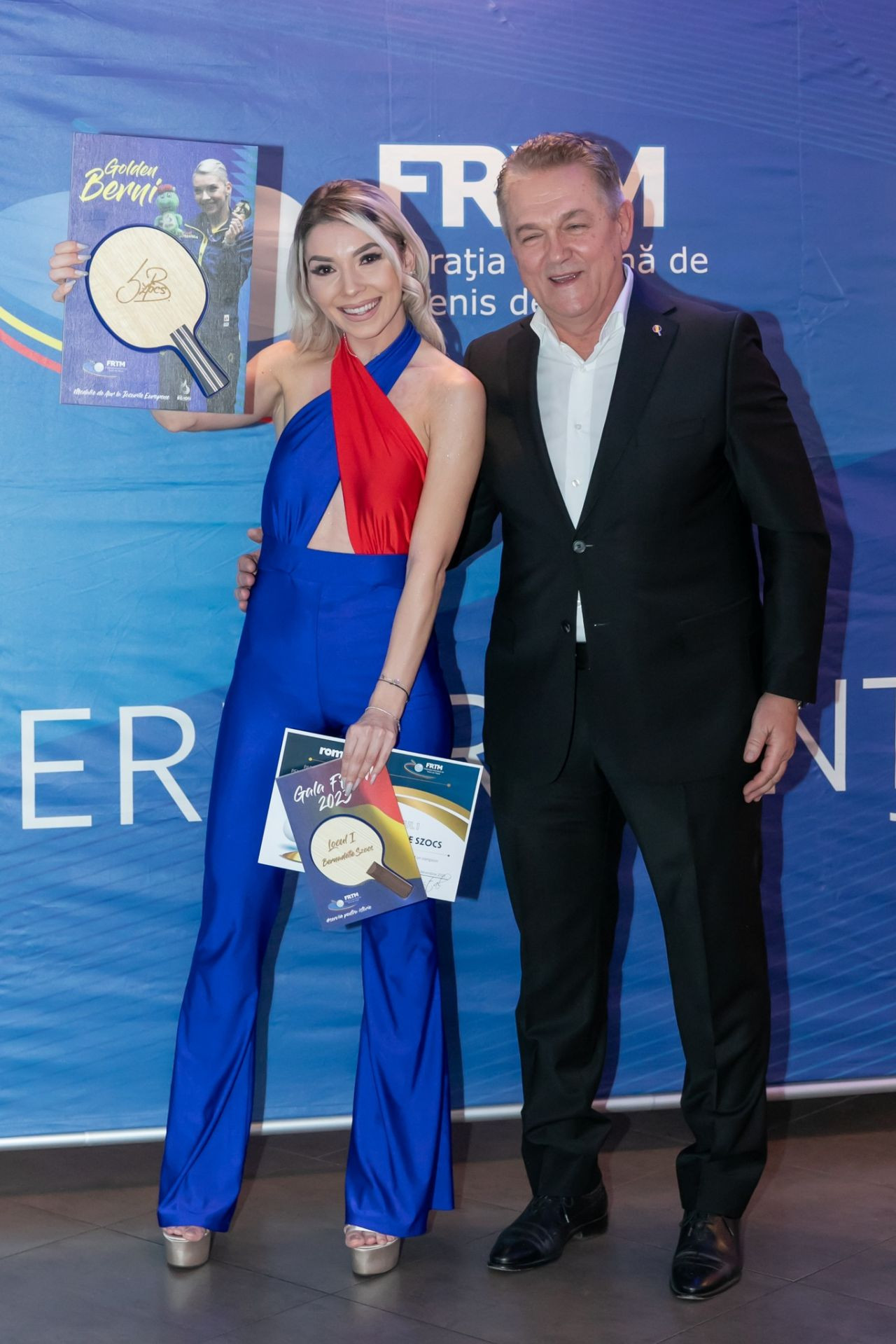 Bernadette Szocs: 