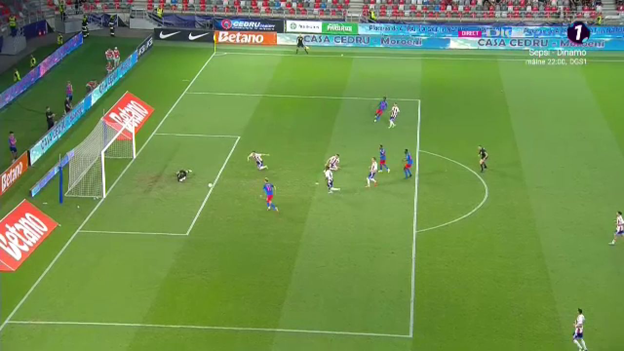 Ratarea sezonului?! David Miculescu a zguduit bara din câțiva metri în FCSB - Oțelul_8