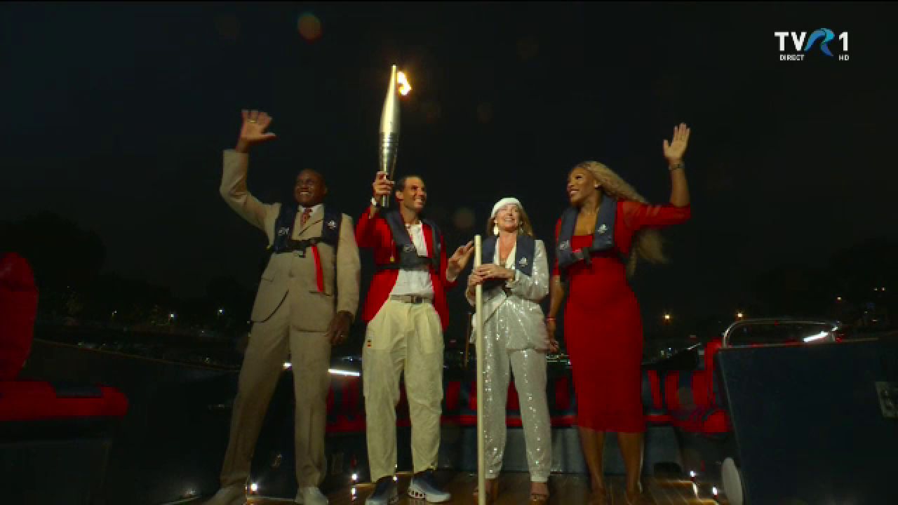 Nadia Comăneci a traversat Sena, la JO 2024, alături de Rafa Nadal, Serena Williams și Carl Lewis!_1
