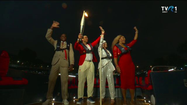 Nadia Comăneci a traversat Sena, la JO 2024, alături de Rafa Nadal, Serena Williams și Carl Lewis!_3
