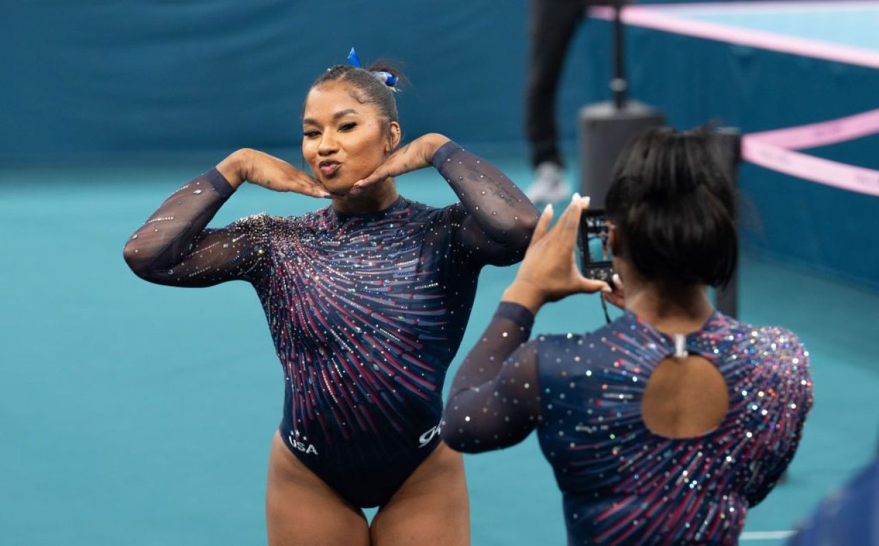 Costumele de concurs incredibile pentru gimnastele americane, accesorizate cu cristale Swarovski și perle!_2