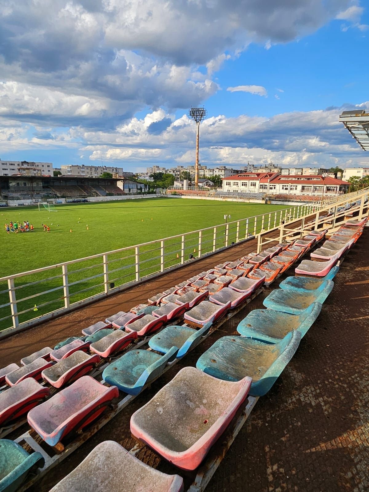 Atunci și acum! Cum arată stadionul Astra din Ploiești, unde Constantin Budescu dădea gol din parcare_8