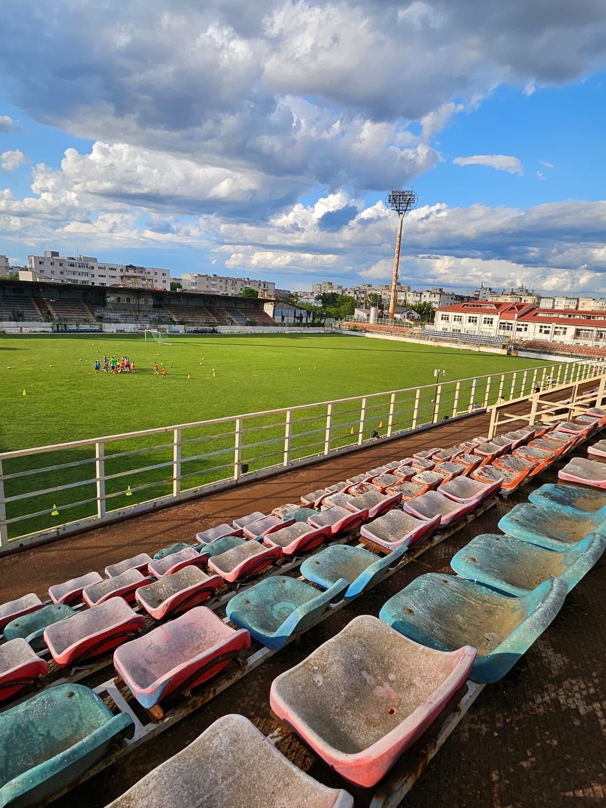 Atunci și acum! Cum arată stadionul Astra din Ploiești, unde Constantin Budescu dădea gol din parcare_13