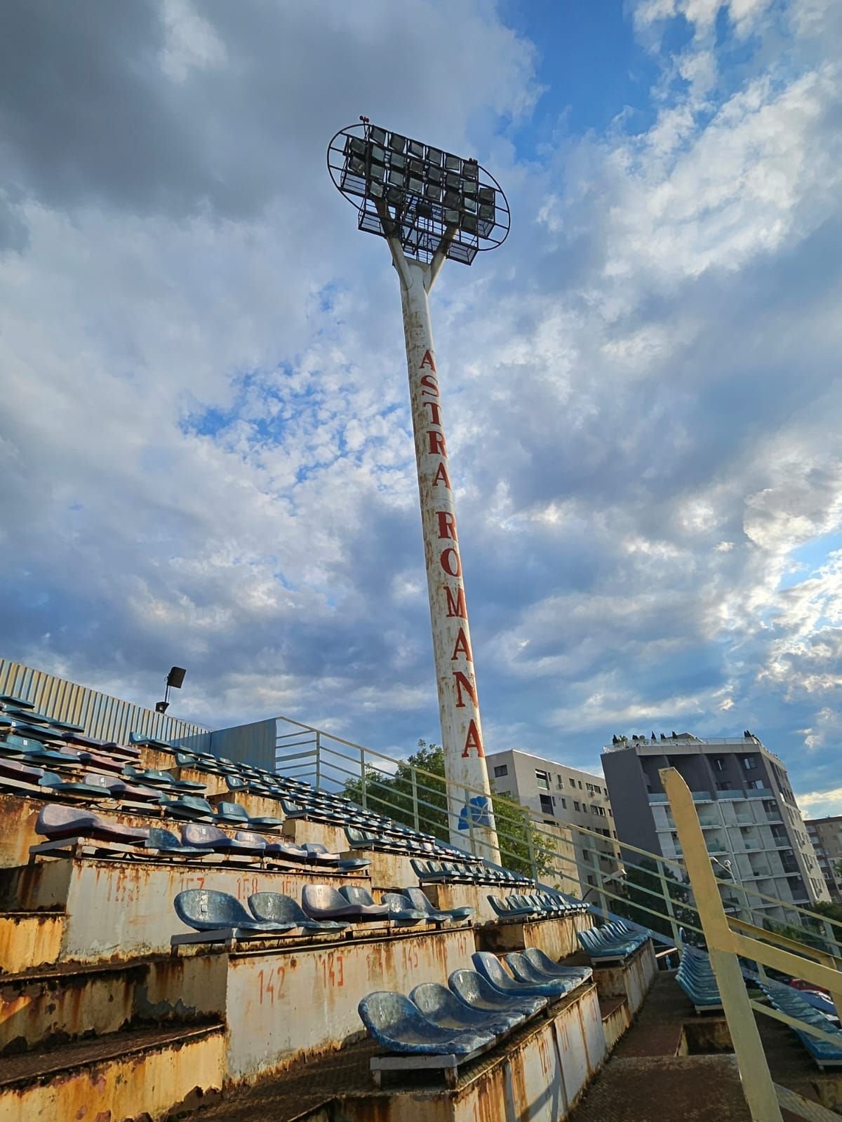 Atunci și acum! Cum arată stadionul Astra din Ploiești, unde Constantin Budescu dădea gol din parcare_14