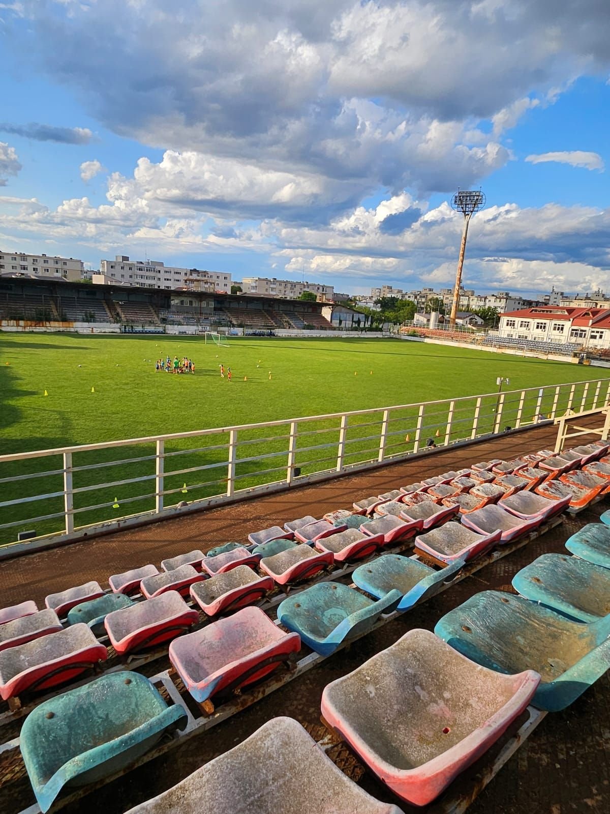 Atunci și acum! Cum arată stadionul Astra din Ploiești, unde Constantin Budescu dădea gol din parcare_15
