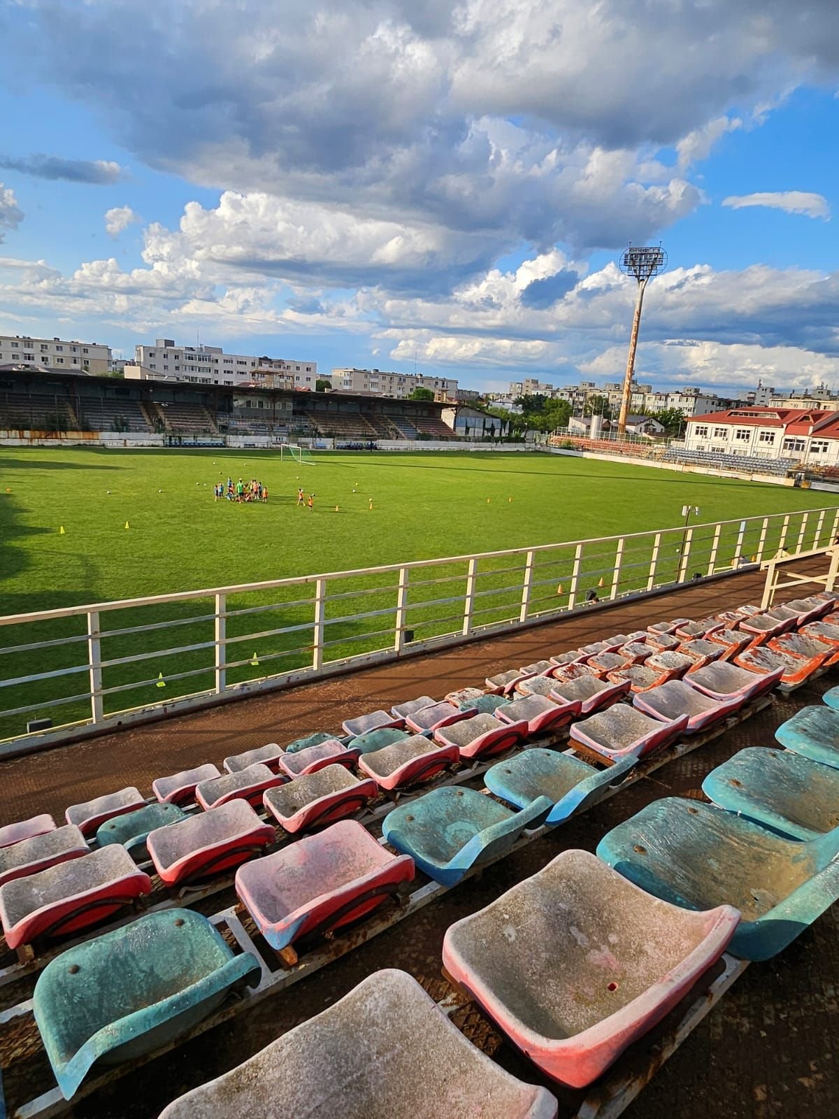 Atunci și acum! Cum arată stadionul Astra din Ploiești, unde Constantin Budescu dădea gol din parcare_16