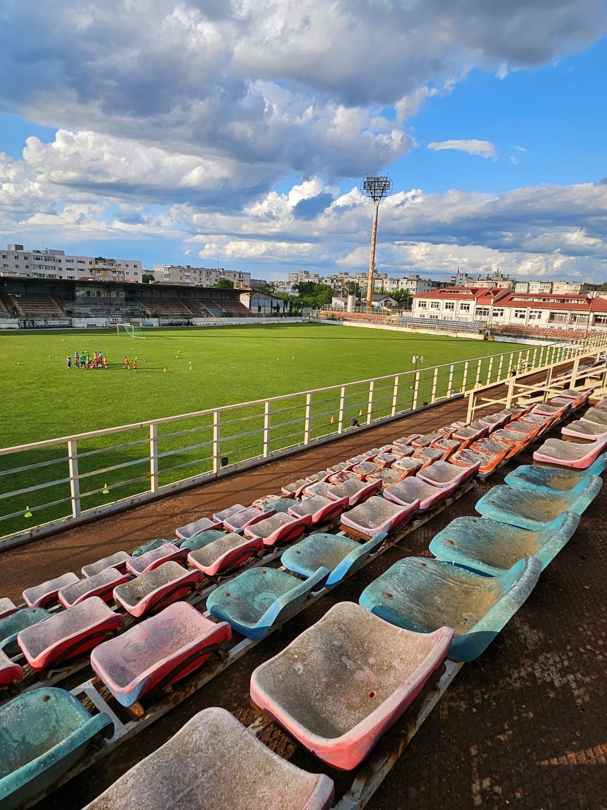 Atunci și acum! Cum arată stadionul Astra din Ploiești, unde Constantin Budescu dădea gol din parcare_19