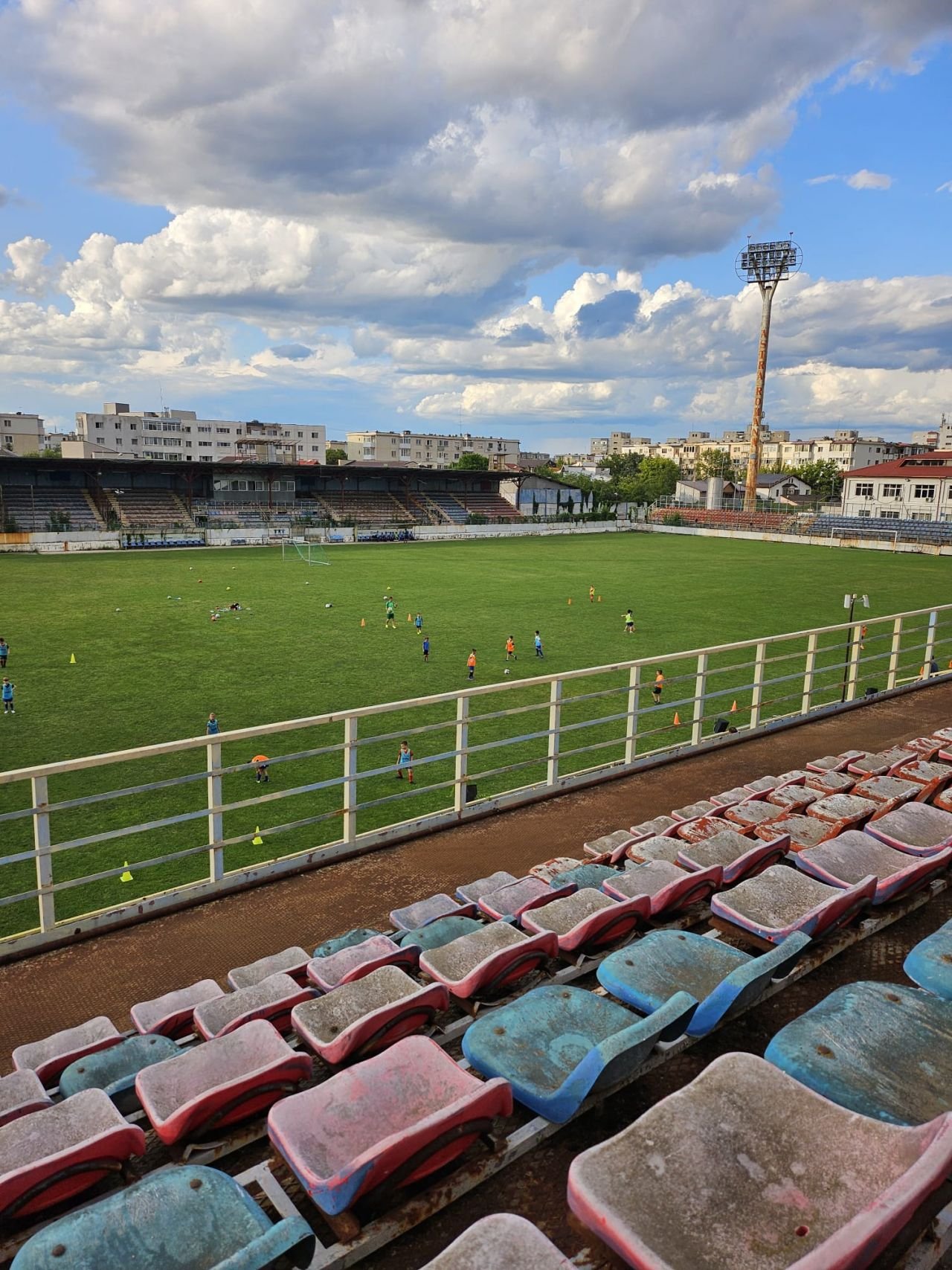 Atunci și acum! Cum arată stadionul Astra din Ploiești, unde Constantin Budescu dădea gol din parcare_25
