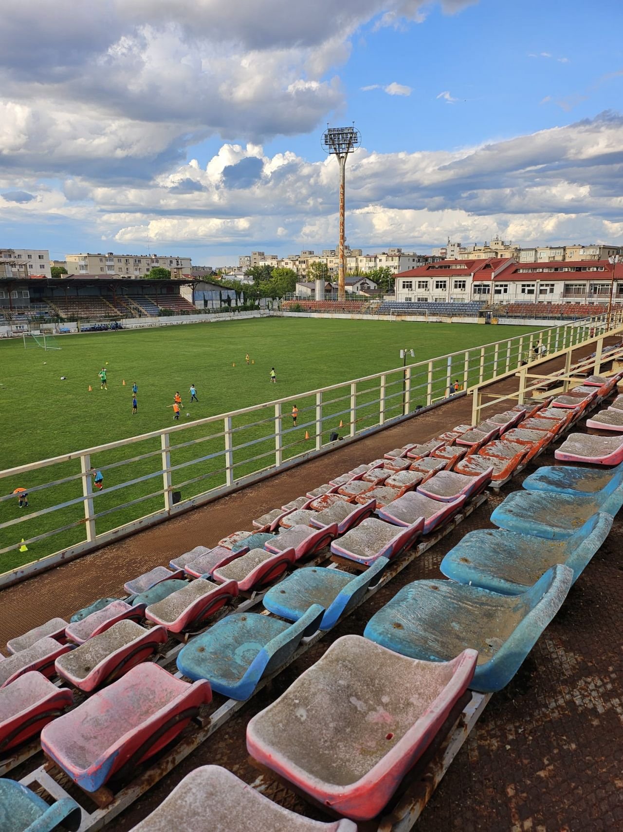 Atunci și acum! Cum arată stadionul Astra din Ploiești, unde Constantin Budescu dădea gol din parcare_29