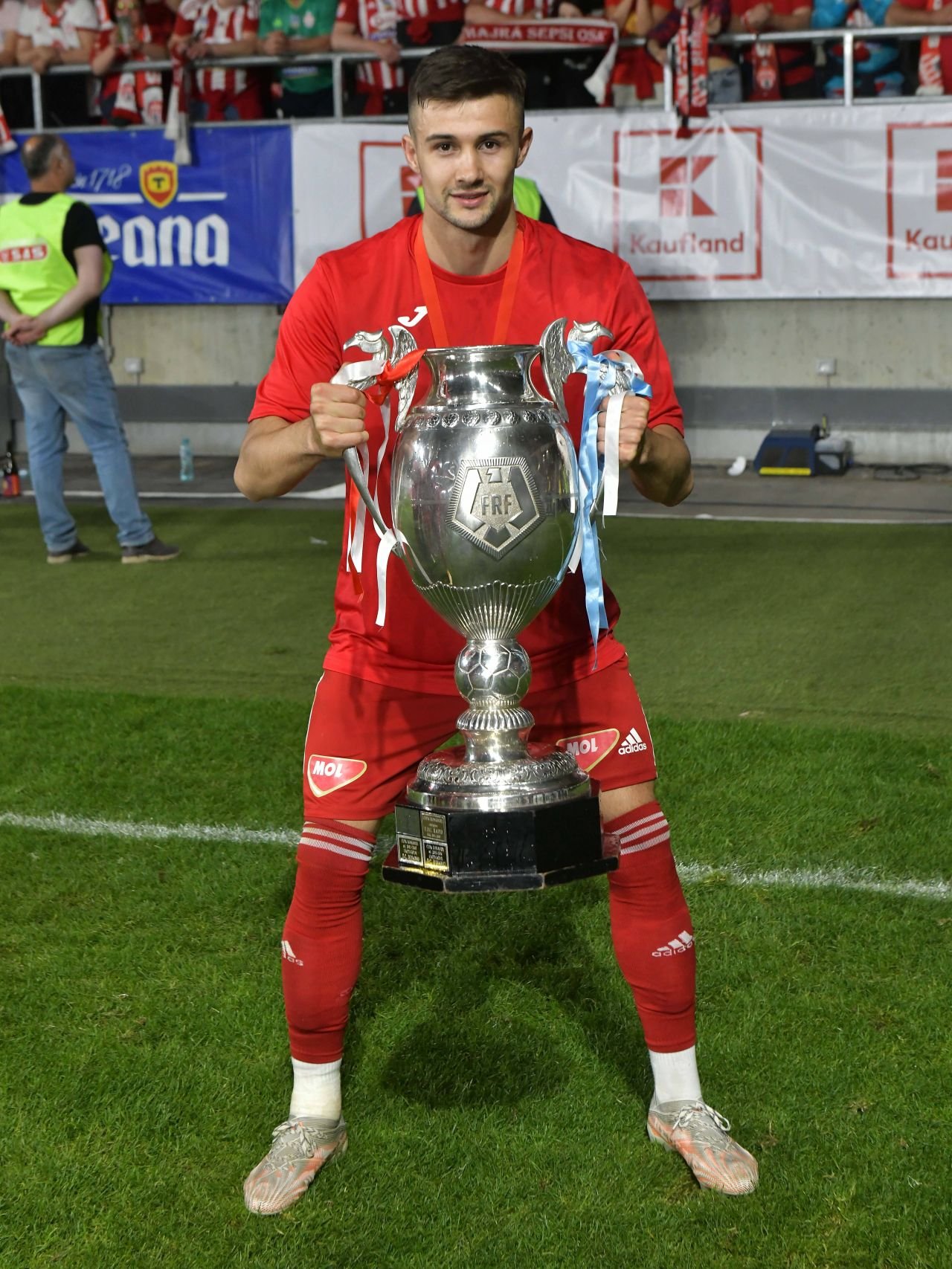 Vitalie Damașcan a plecat de la Sepsi OSK și a semnat cu o echipă din Europa League!_3