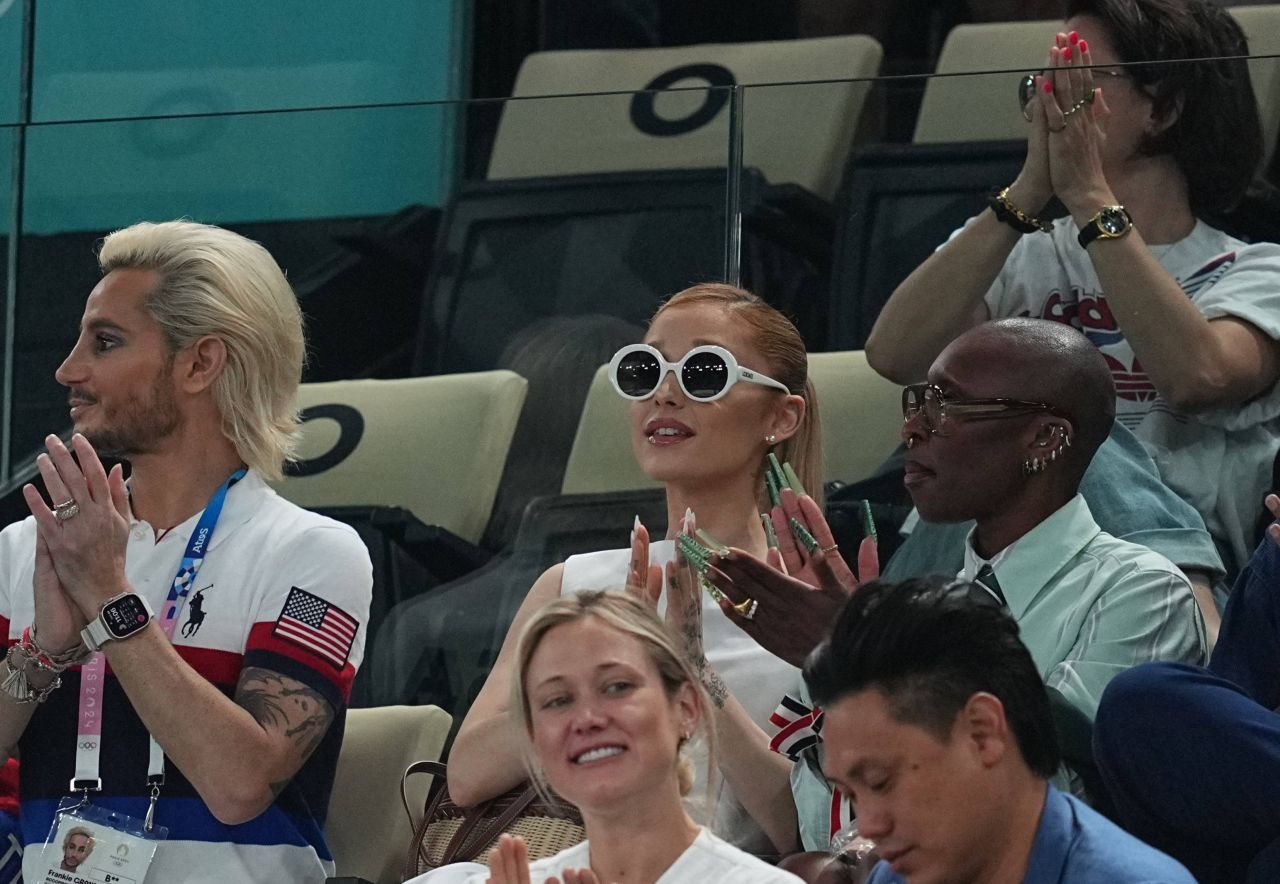Ariana Grande le-a văzut pe românce strălucind la gimnastică artistică! Cântăreața a fost prezentă pe ”Bercy Arena” la JO 2024_4
