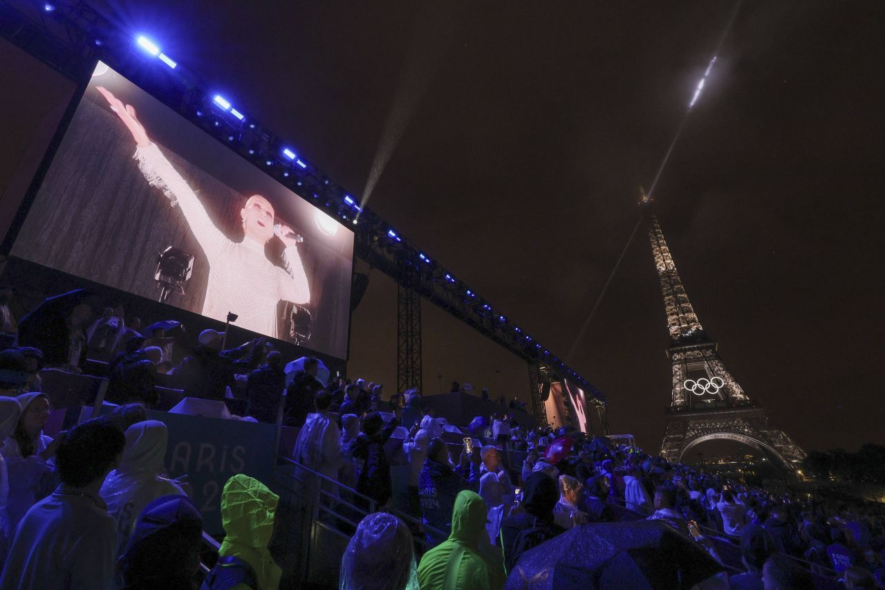 Celine Dion a cântat live la ceremonia de deschidere a Jocurilor Olimpice: