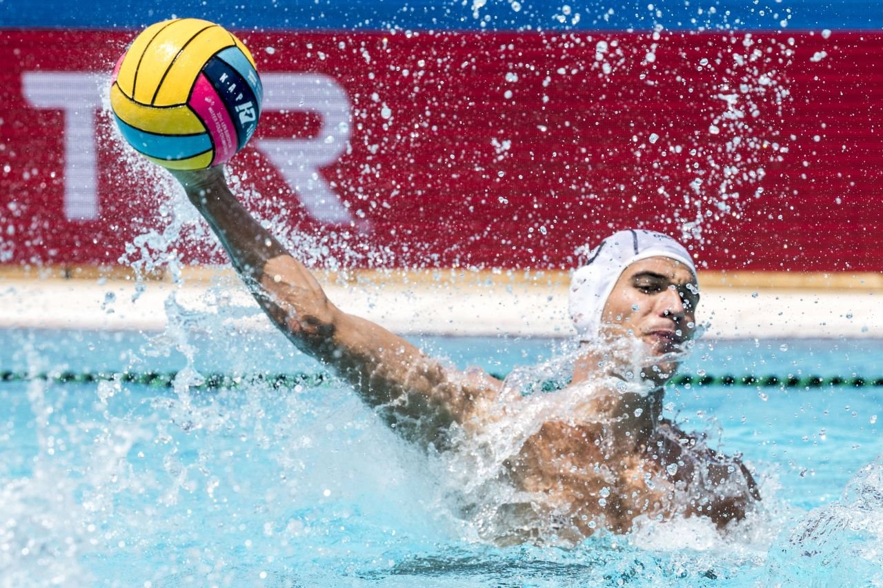 Rom&acirc;nia - Grecia 7-14, &icirc;n primul meci al tricolorilor &icirc;n turneul de polo de la JO 2024. Așa am trăit pas cu pas partida de debut a echipei lui Bogdan Rath