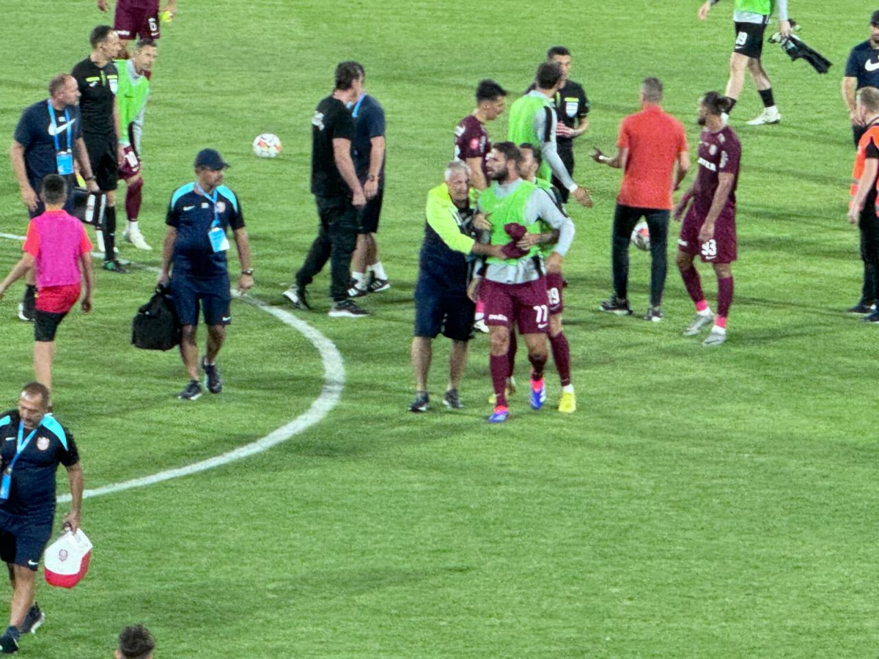 Criză de nervi! Ce a făcut Dan Petrescu imediat după CFR Cluj - Universitatea Craiova 0-2_3