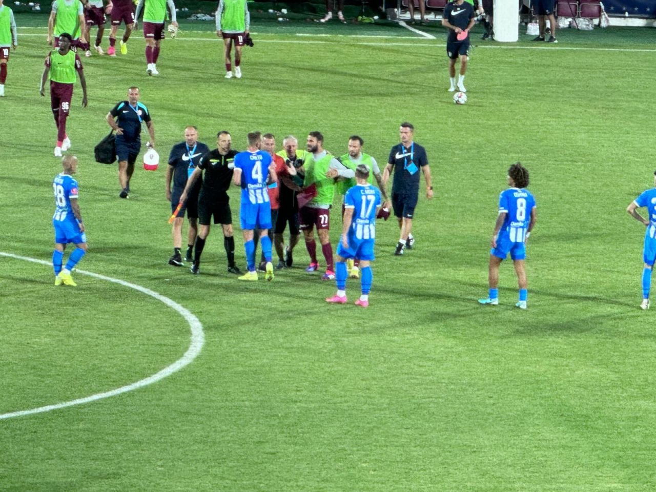 Criză de nervi! Ce a făcut Dan Petrescu imediat după CFR Cluj - Universitatea Craiova 0-2_6