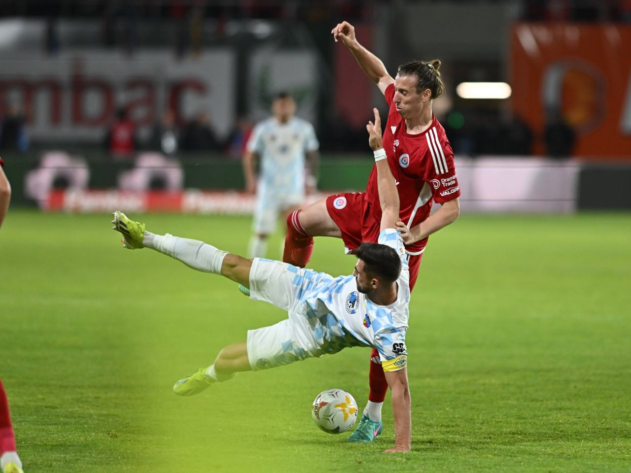 Topul golgheterilor din Superligă după primele 3 etape! Un mijlocaș defensiv care joacă și fundaș central le dă lecții atacanților