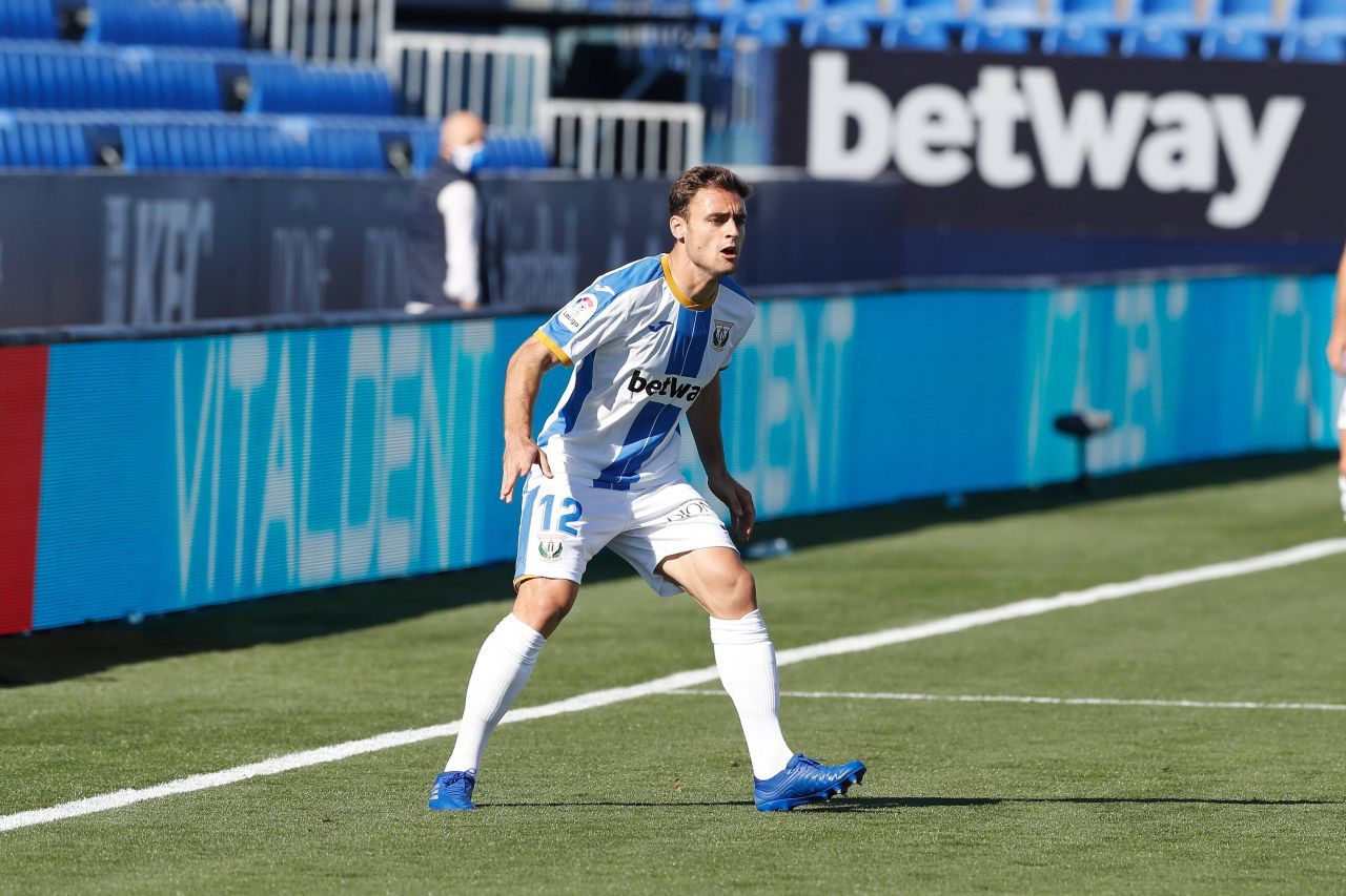 Fundaș st&acirc;nga spaniol la U Cluj! A &icirc;nvins cancerul și a jucat la Real Zaragoza, Tenerife, Leganes sau Eibar