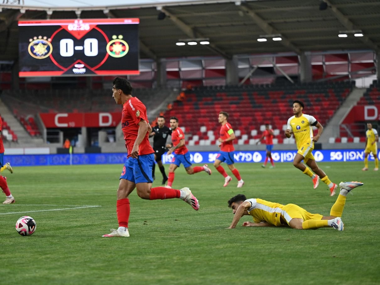 Maccabi Tel Aviv - FCSB 0-1. Baeten le aduce roș-albaștrilor calificarea în turul trei din preliminariile Champions League_4