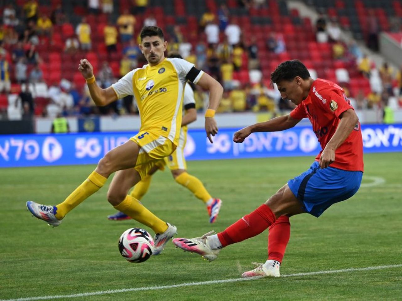 Maccabi Tel Aviv - FCSB 0-1. Baeten le aduce roș-albaștrilor calificarea în turul trei din preliminariile Champions League_5