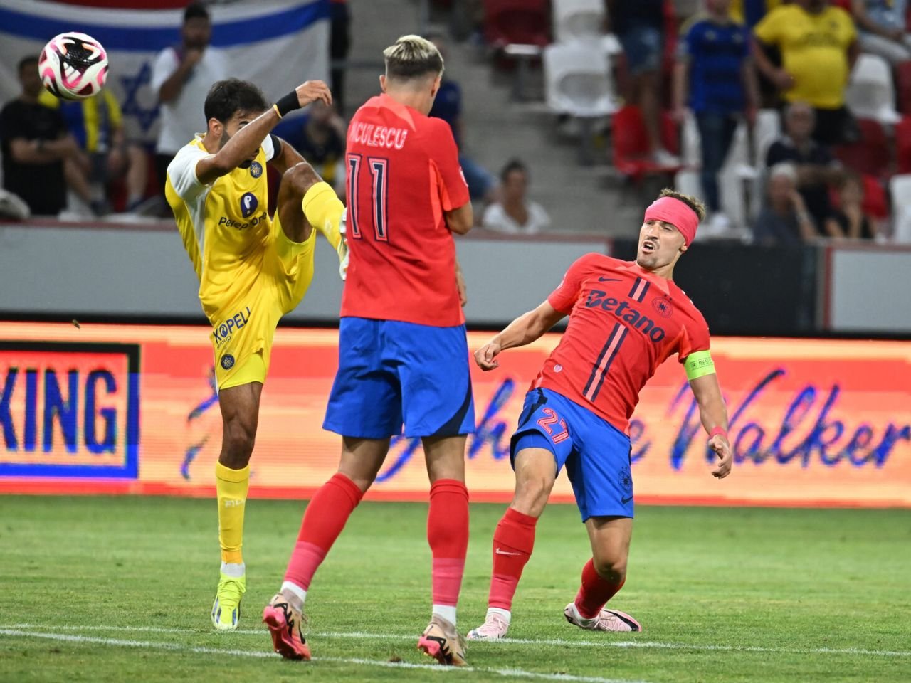 Maccabi Tel Aviv - FCSB 0-1. Baeten le aduce roș-albaștrilor calificarea în turul trei din preliminariile Champions League_12