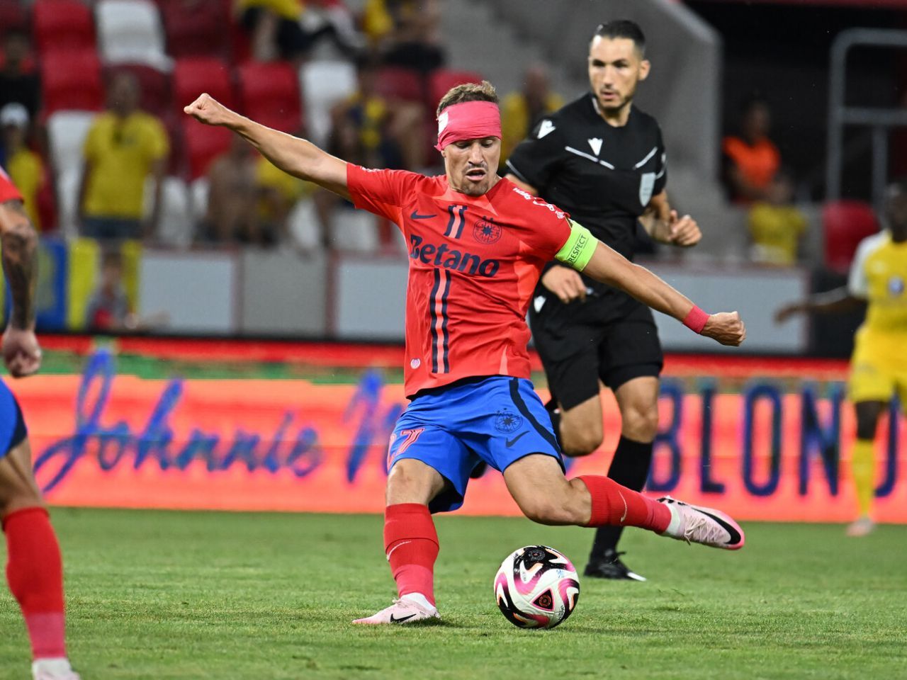 Maccabi Tel Aviv - FCSB 0-1. Baeten le aduce roș-albaștrilor calificarea în turul trei din preliminariile Champions League_13