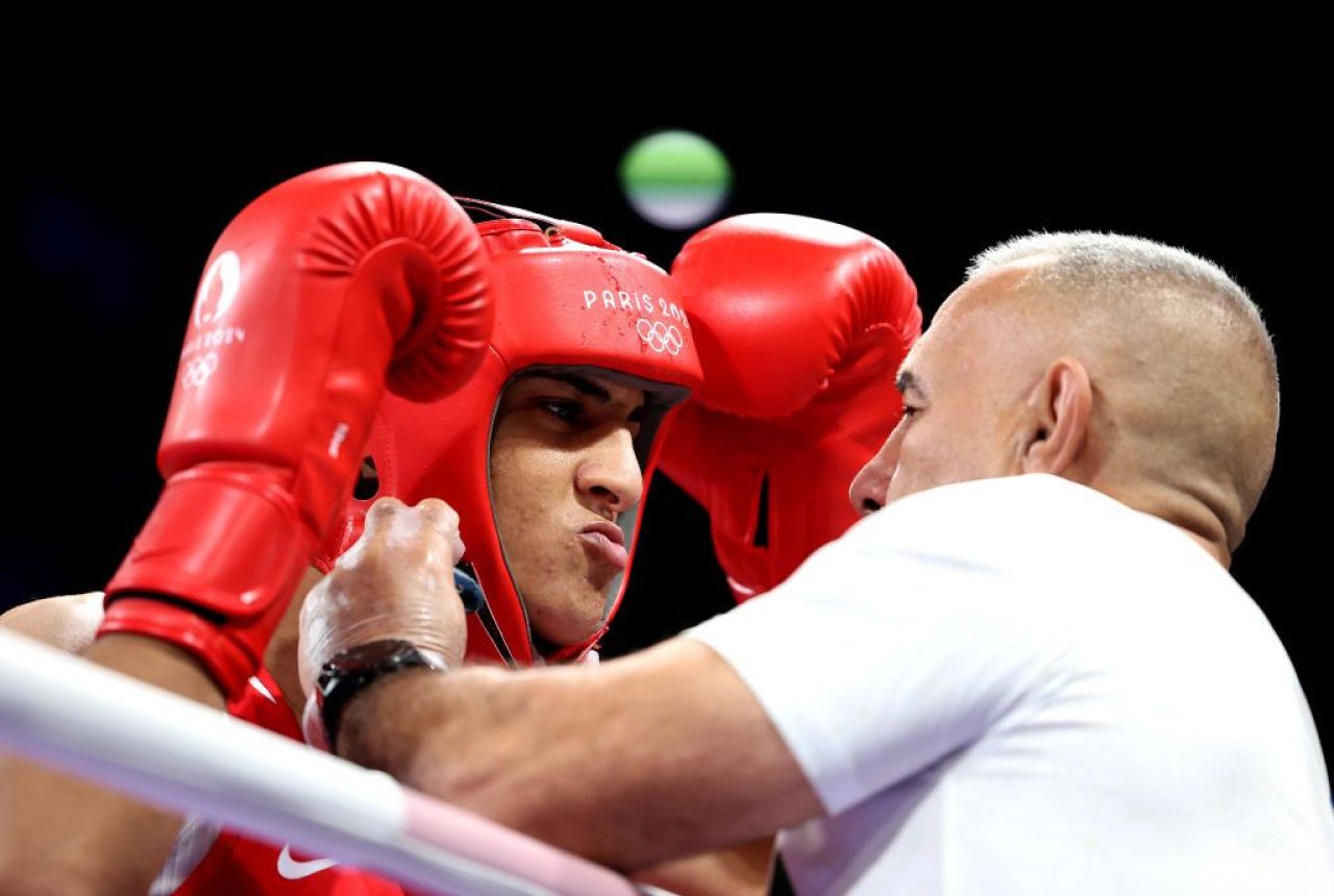 Motivul pentru care Imane Khelif poate concura în competiția olimpică la box feminin, deși e acuzată că e bărbat _1
