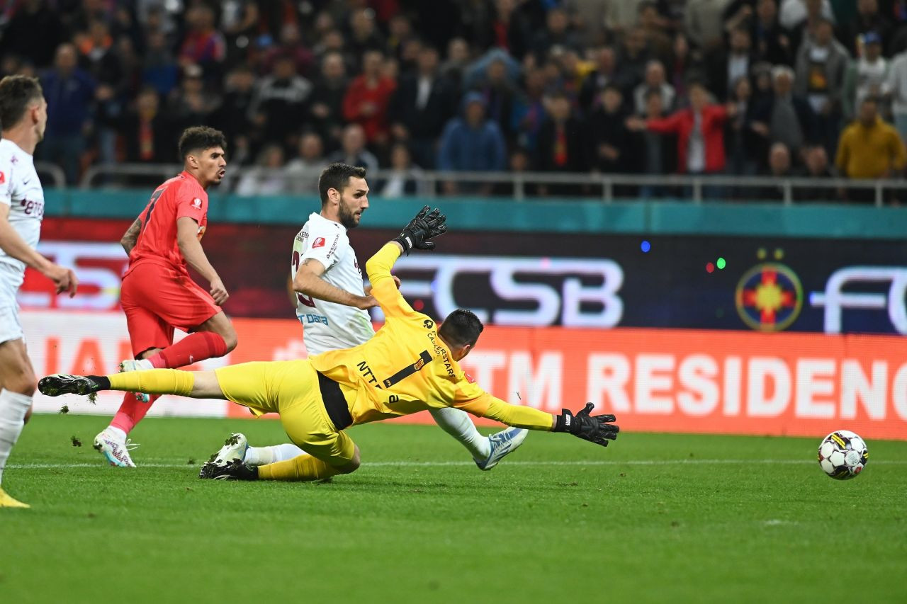 Ultimele vești despre transferul fostului jucător din Superliga Rom&acirc;niei la AC Milan! Anunțul italienilor