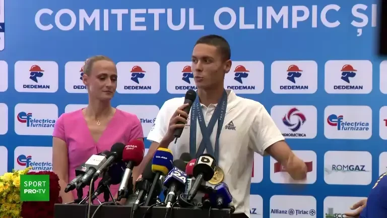 Declarațiile lui David Popovici la revenirea &icirc;n țară (02.08.2024)