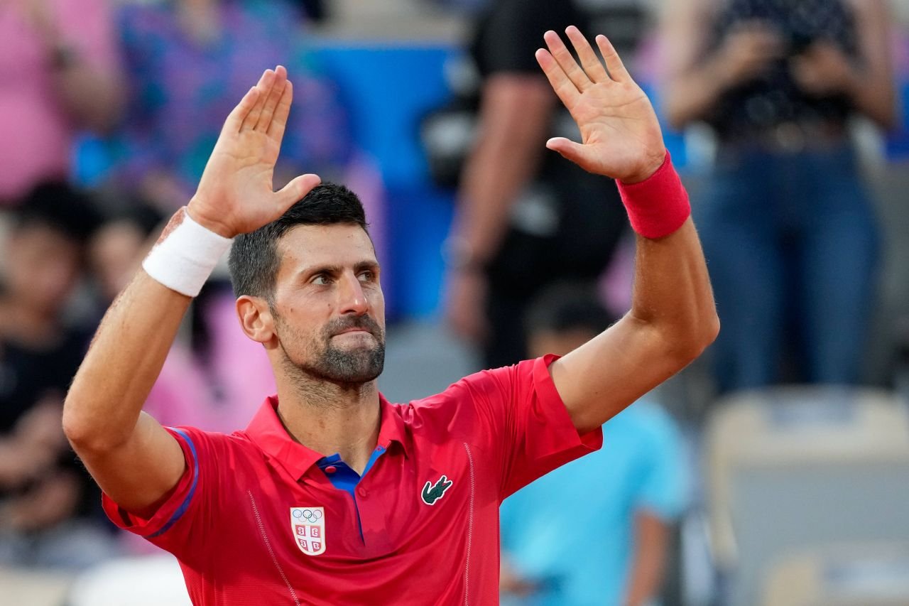 Novak Djokovic s-a prăbușit pe teren și a plâns după calificarea în finală la JO 2024! Cu cine se va bate pentru aurul olimpic_10