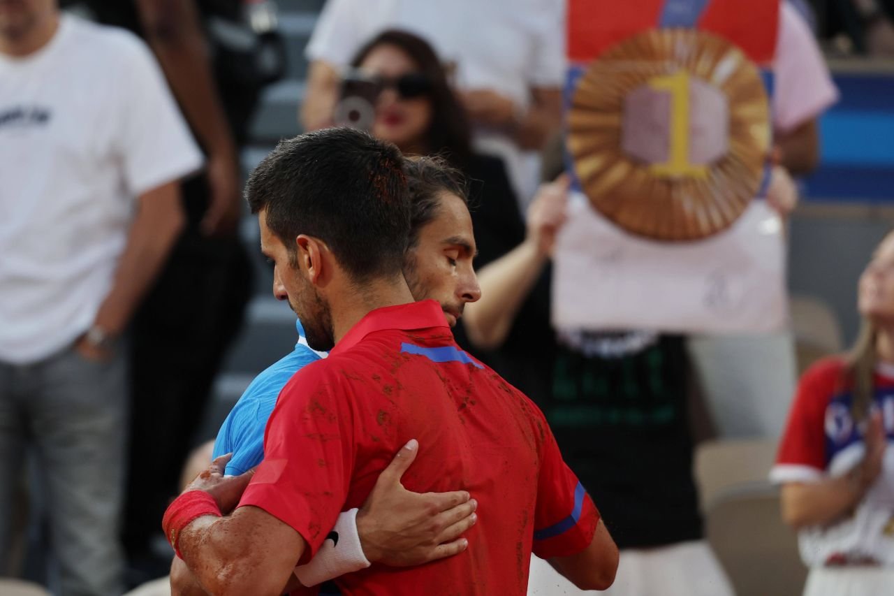 Novak Djokovic s-a prăbușit pe teren și a plâns după calificarea în finală la JO 2024! Cu cine se va bate pentru aurul olimpic_13