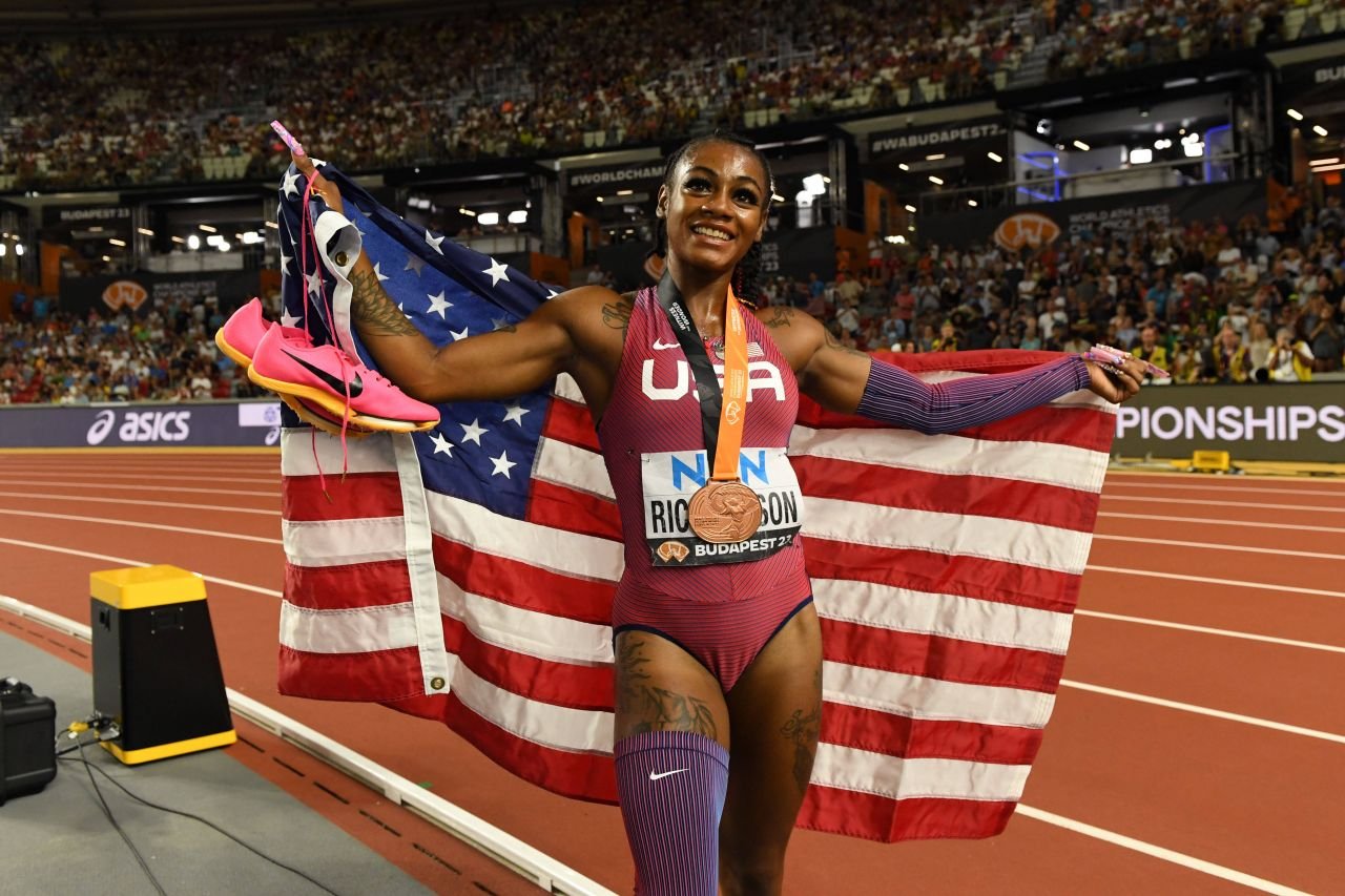 Sha'Carri Richardson, marea favorită azi la aurul olimpic de la 100 m, este o apariție! Piercing-uri și tatuaje peste tot + o suspendare pentru canabis_19