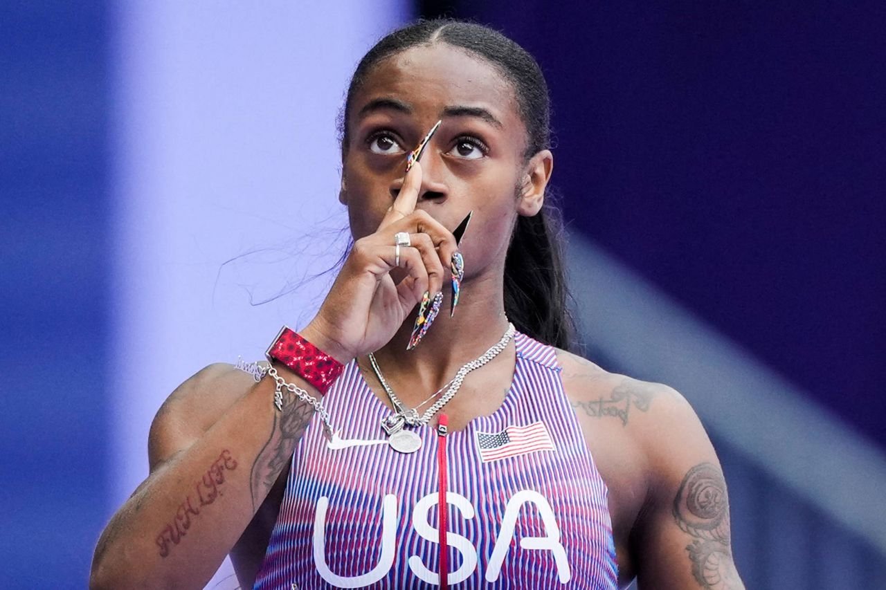 Sha'Carri Richardson, marea favorită azi la aurul olimpic de la 100 m, este o apariție! Piercing-uri și tatuaje peste tot + o suspendare pentru canabis_45