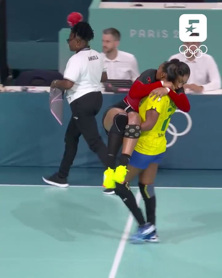 Episod emoționant la Jocurile Olimpice! Albertina Kassoma a căzut la pământ, dar o adversară a sărit imediat în ajutor! Ambele joacă în România_20