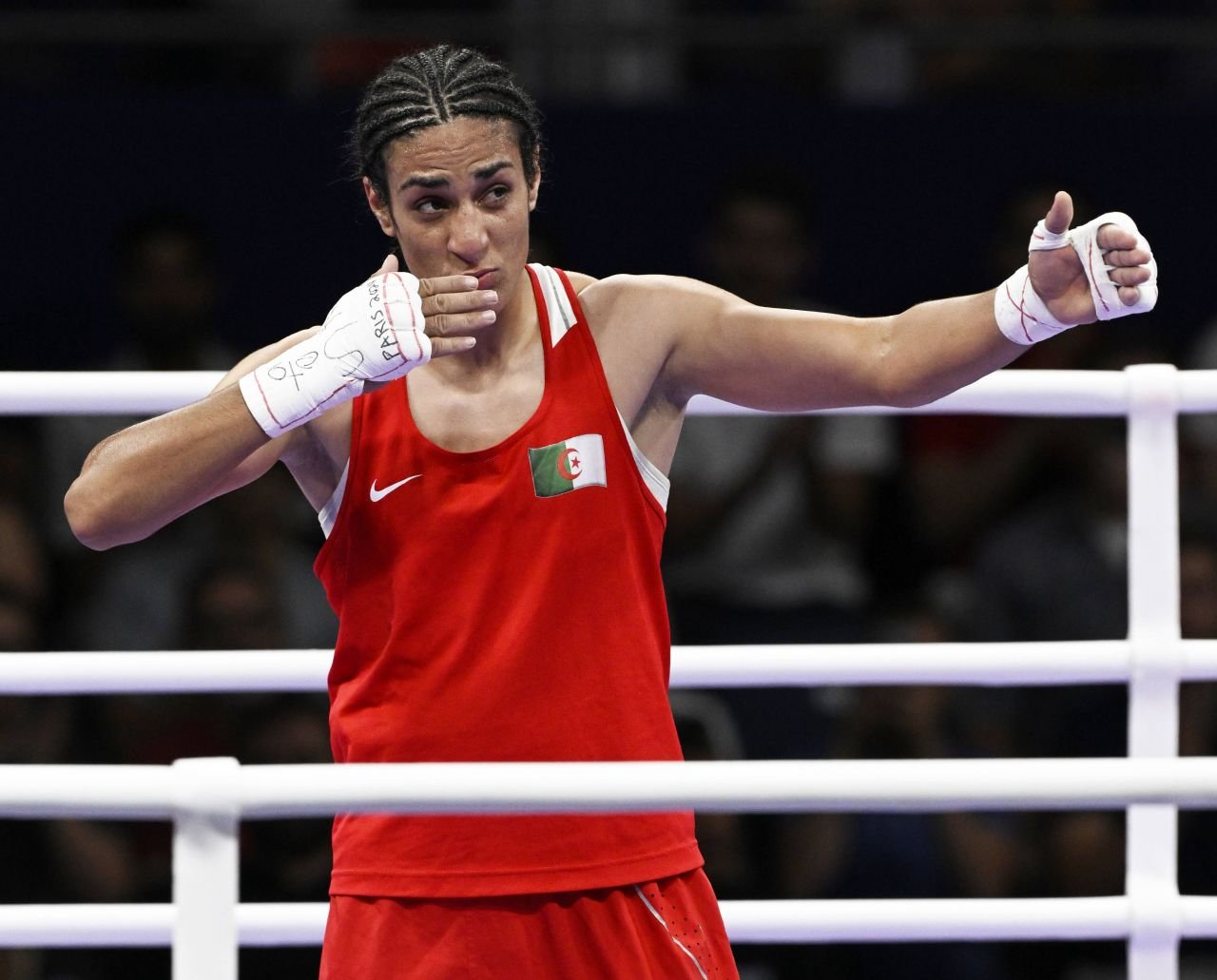 Pugilista care a st&acirc;rnit revoltă la Olimpiadă, acuzată că &icirc;ncă e bărbat! Raportul medical publicat de un jurnalist francez
