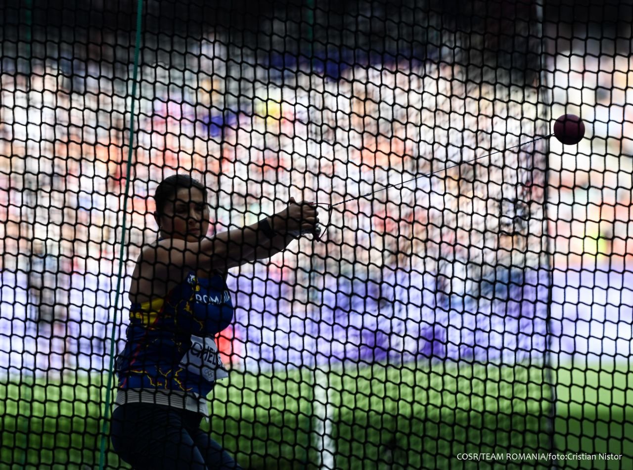 Prima reacție a Biancăi Ghelber după calificarea în finala olimpică de la aruncarea ciocanului! Promisiunea făcută pentru ultimul act_12