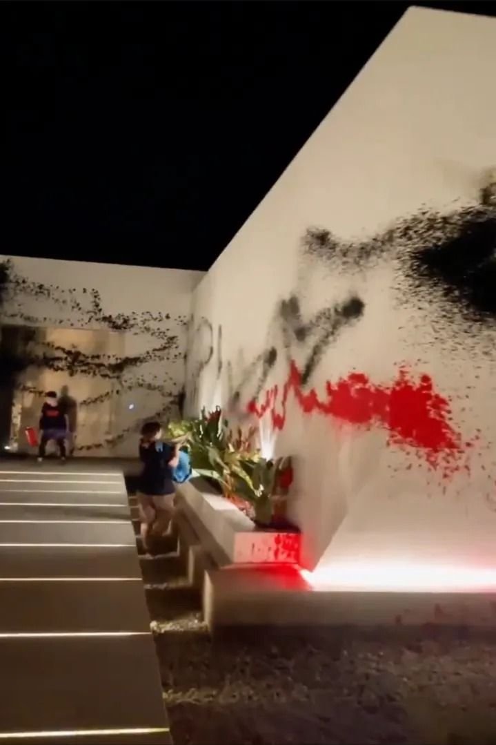 Vila de 11 milioane de euro a lui Lionel Messi, vandalizată de activiștii de mediu: ”Este construită ilegal!”_2