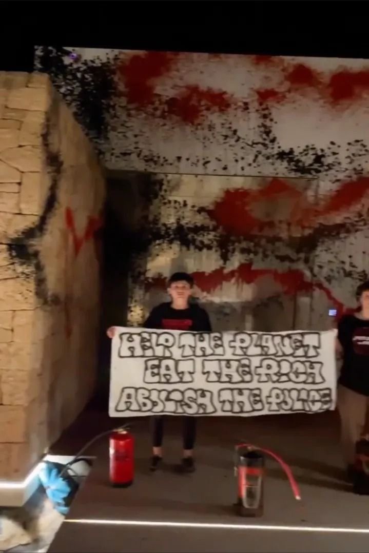 Vila de 11 milioane de euro a lui Lionel Messi, vandalizată de activiștii de mediu: ”Este construită ilegal!”_9