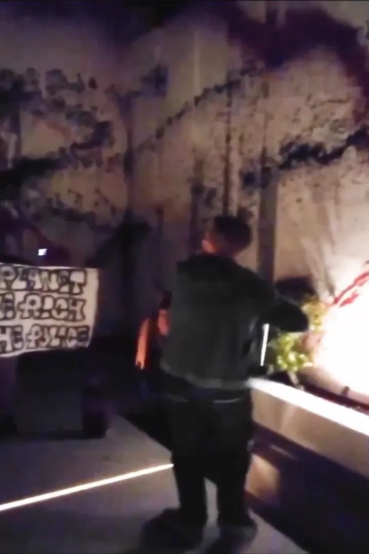 Vila de 11 milioane de euro a lui Lionel Messi, vandalizată de activiștii de mediu: ”Este construită ilegal!”_28